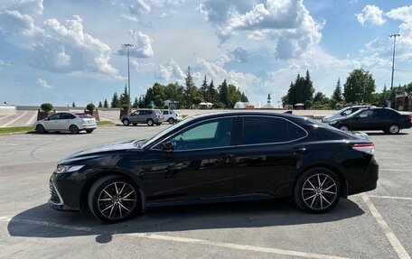 Toyota Camry, 2021 год, 2 200 000 рублей, 7 фотография