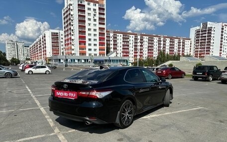 Toyota Camry, 2021 год, 2 200 000 рублей, 3 фотография