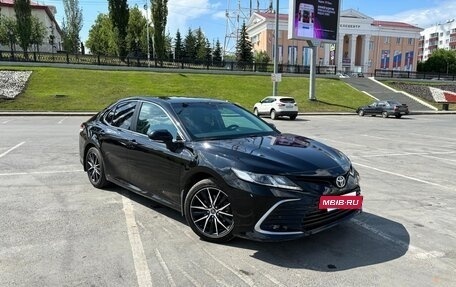 Toyota Camry, 2021 год, 2 200 000 рублей, 2 фотография