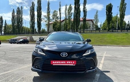 Toyota Camry, 2021 год, 2 200 000 рублей, 6 фотография