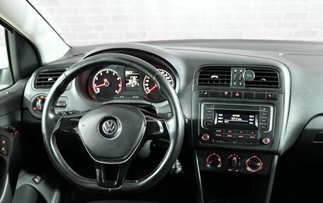 Volkswagen Polo VI (EU Market), 2018 год, 850 000 рублей, 13 фотография