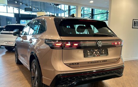 Volkswagen Tiguan, 2024 год, 5 600 000 рублей, 3 фотография
