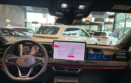 Volkswagen Tiguan, 2024 год, 5 600 000 рублей, 21 фотография