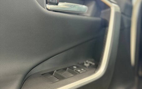 Toyota RAV4, 2024 год, 4 300 000 рублей, 16 фотография