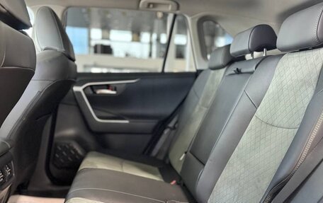 Toyota RAV4, 2024 год, 4 300 000 рублей, 12 фотография