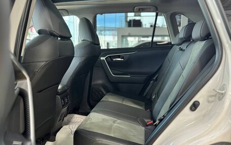 Toyota RAV4, 2024 год, 4 300 000 рублей, 13 фотография