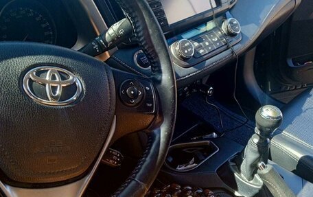 Toyota RAV4, 2018 год, 2 800 000 рублей, 5 фотография