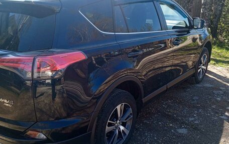 Toyota RAV4, 2018 год, 2 800 000 рублей, 2 фотография