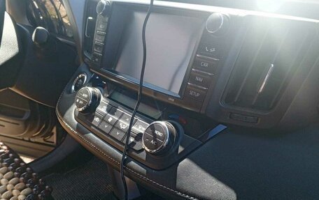 Toyota RAV4, 2018 год, 2 800 000 рублей, 9 фотография