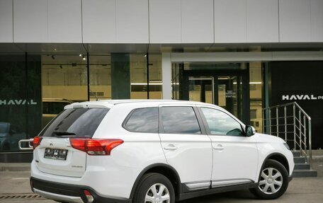 Mitsubishi Outlander III рестайлинг 3, 2015 год, 1 587 000 рублей, 3 фотография