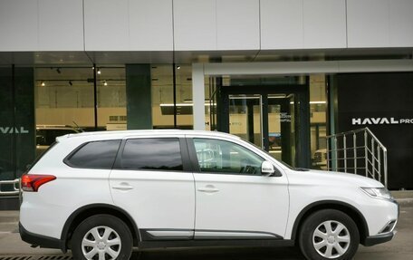 Mitsubishi Outlander III рестайлинг 3, 2015 год, 1 587 000 рублей, 6 фотография