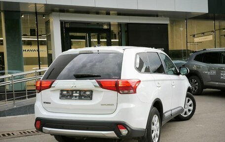 Mitsubishi Outlander III рестайлинг 3, 2015 год, 1 587 000 рублей, 4 фотография
