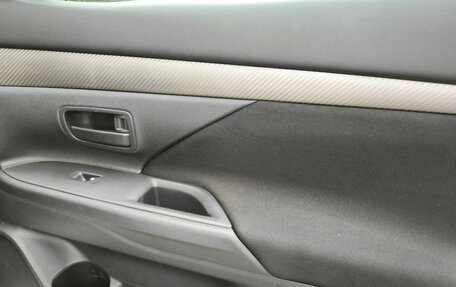 Mitsubishi Outlander III рестайлинг 3, 2015 год, 1 587 000 рублей, 16 фотография