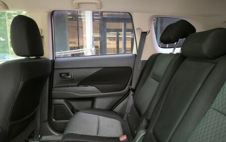 Mitsubishi Outlander III рестайлинг 3, 2015 год, 1 587 000 рублей, 18 фотография