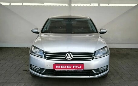 Volkswagen Passat B7, 2011 год, 650 000 рублей, 2 фотография