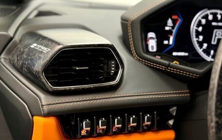 Lamborghini Huracán, 2020 год, 26 400 000 рублей, 14 фотография