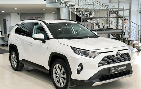 Toyota RAV4, 2022 год, 3 850 000 рублей, 3 фотография