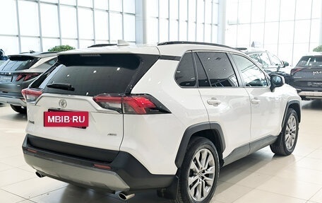 Toyota RAV4, 2022 год, 3 850 000 рублей, 5 фотография