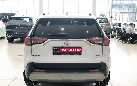 Toyota RAV4, 2022 год, 3 850 000 рублей, 6 фотография