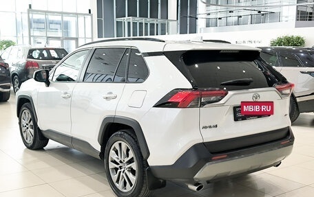 Toyota RAV4, 2022 год, 3 850 000 рублей, 7 фотография