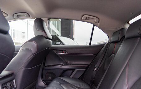 Toyota Camry, 2021 год, 3 190 000 рублей, 13 фотография