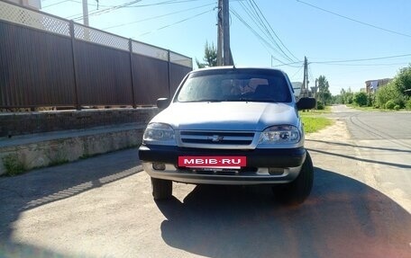 Chevrolet Niva I рестайлинг, 2004 год, 330 000 рублей, 3 фотография