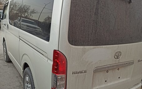 Toyota HiAce H200, 2018 год, 3 800 000 рублей, 4 фотография