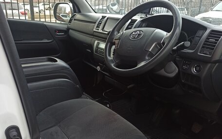 Toyota HiAce H200, 2018 год, 3 800 000 рублей, 10 фотография