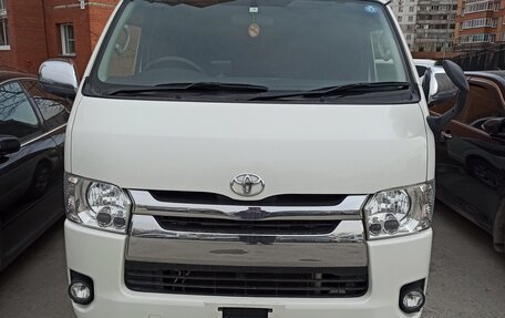 Toyota HiAce H200, 2018 год, 3 800 000 рублей, 11 фотография