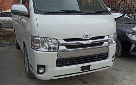 Toyota HiAce H200, 2018 год, 3 800 000 рублей, 12 фотография