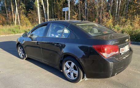 Chevrolet Cruze II, 2010 год, 650 000 рублей, 5 фотография