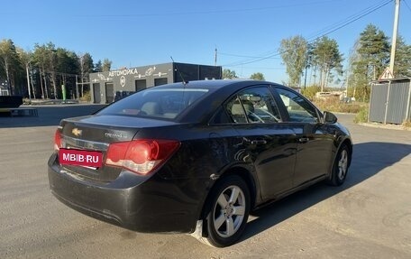 Chevrolet Cruze II, 2010 год, 650 000 рублей, 4 фотография