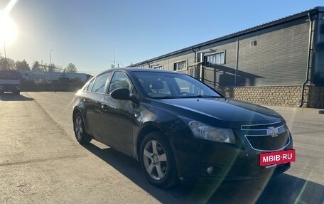 Chevrolet Cruze II, 2010 год, 650 000 рублей, 3 фотография