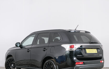 Mitsubishi Outlander III рестайлинг 3, 2013 год, 1 649 000 рублей, 4 фотография