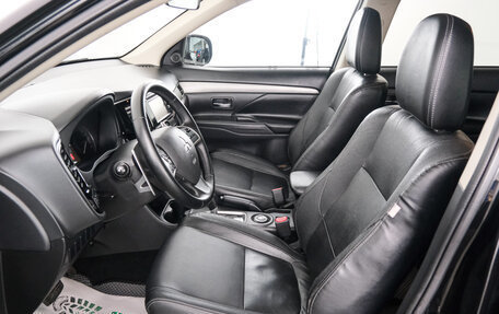 Mitsubishi Outlander III рестайлинг 3, 2013 год, 1 649 000 рублей, 7 фотография