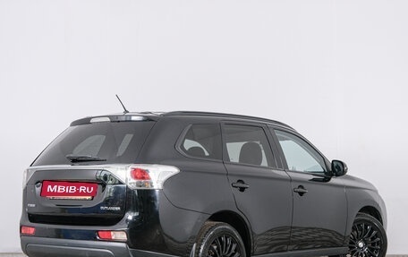 Mitsubishi Outlander III рестайлинг 3, 2013 год, 1 649 000 рублей, 6 фотография
