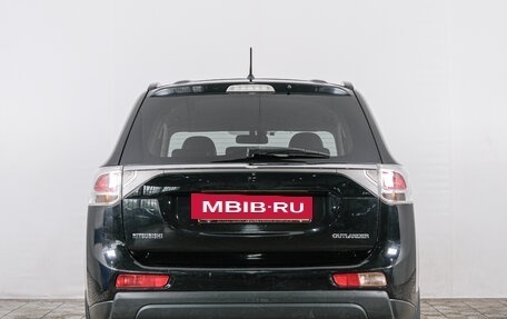 Mitsubishi Outlander III рестайлинг 3, 2013 год, 1 649 000 рублей, 5 фотография