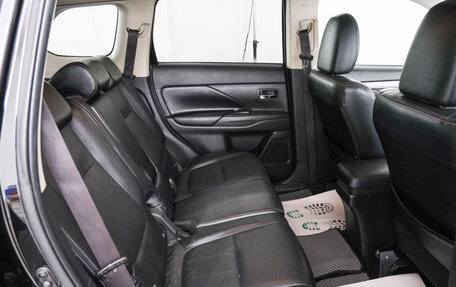 Mitsubishi Outlander III рестайлинг 3, 2013 год, 1 649 000 рублей, 22 фотография