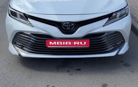 Toyota Camry, 2018 год, 2 350 000 рублей, 6 фотография