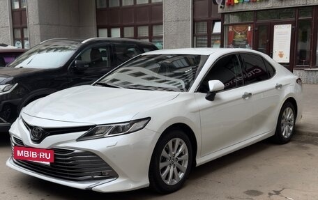 Toyota Camry, 2018 год, 2 350 000 рублей, 2 фотография