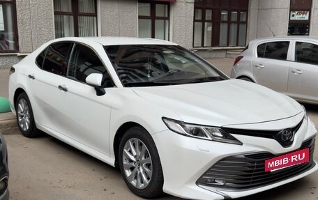 Toyota Camry, 2018 год, 2 350 000 рублей, 3 фотография