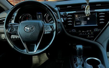 Toyota Camry, 2018 год, 2 350 000 рублей, 11 фотография