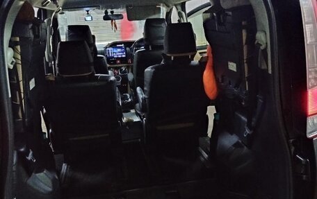 Toyota Noah III, 2014 год, 1 860 000 рублей, 9 фотография