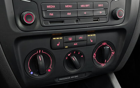 Volkswagen Jetta VI, 2014 год, 1 019 000 рублей, 19 фотография