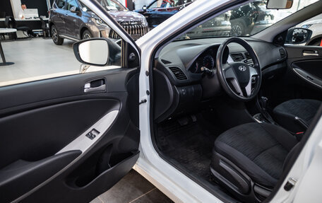 Hyundai Solaris II рестайлинг, 2016 год, 950 000 рублей, 10 фотография