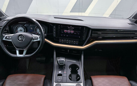 Volkswagen Touareg III, 2018 год, 5 000 000 рублей, 13 фотография