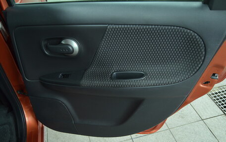 Nissan Note II рестайлинг, 2006 год, 380 000 рублей, 18 фотография