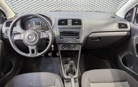 Volkswagen Polo VI (EU Market), 2012 год, 630 000 рублей, 18 фотография