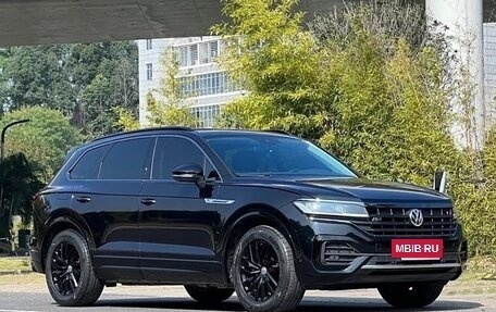 Volkswagen Touareg III, 2021 год, 3 550 000 рублей, 3 фотография
