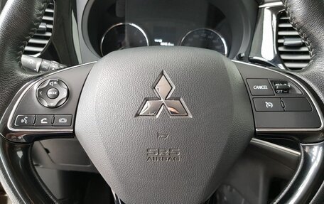 Mitsubishi Outlander III рестайлинг 3, 2020 год, 1 550 000 рублей, 17 фотография